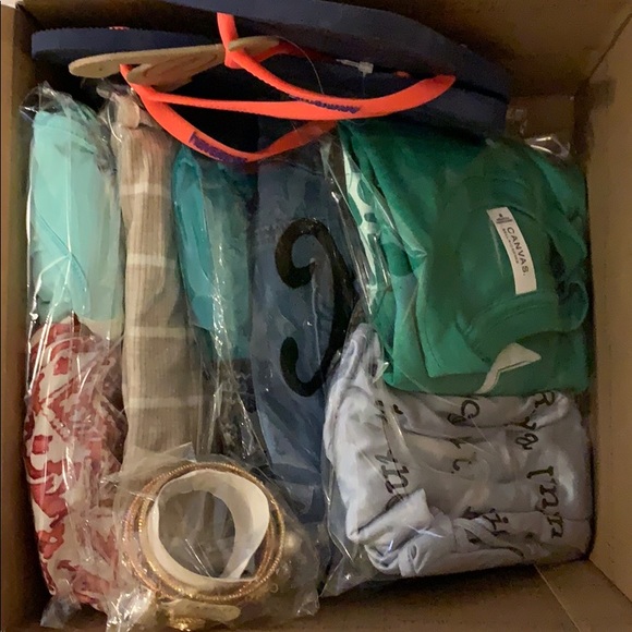 🌴🍹MEDIUM not so Mystery Box - Picture 6 of 12